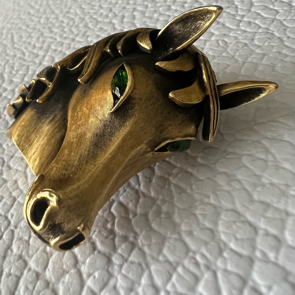 Crown Trifari Golden Horse Head Rhinestone Eyes Figural Brooch - Picture 3 of 6